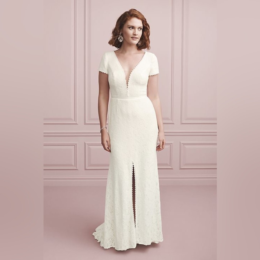 Illusion Deep V-Neck Cap Sleeve Lace Wedding Dress